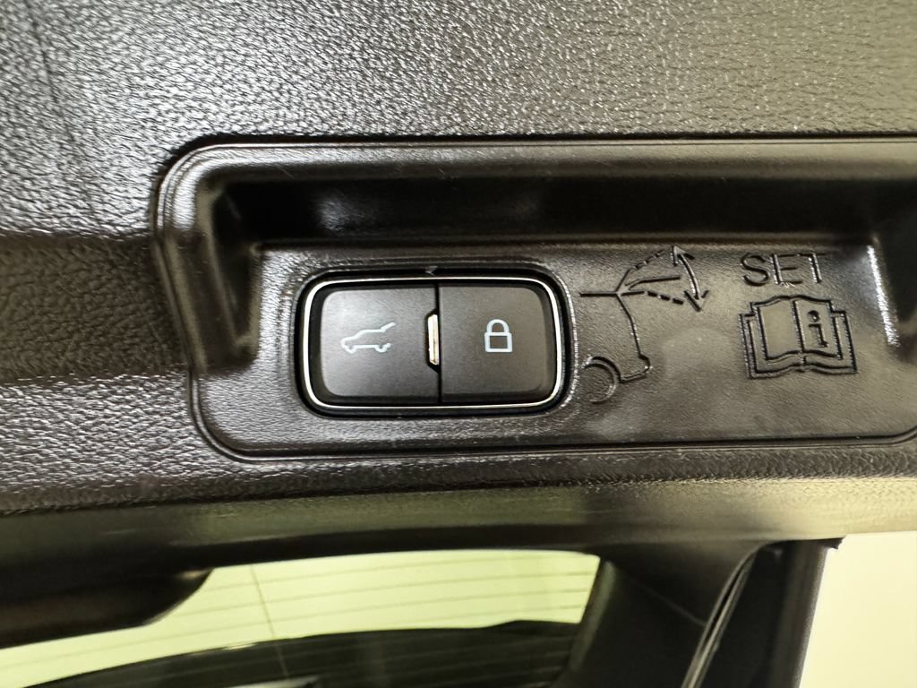 Used 2022 Ford Explorer ST-Line w/ Class IV Trailer Tow Package AWD/4WD image 36