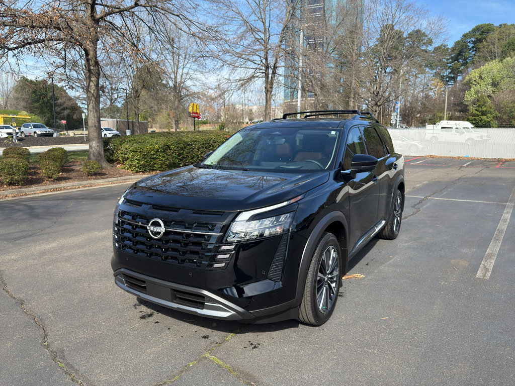 New 2026 Nissan Pathfinder Platinum image 3