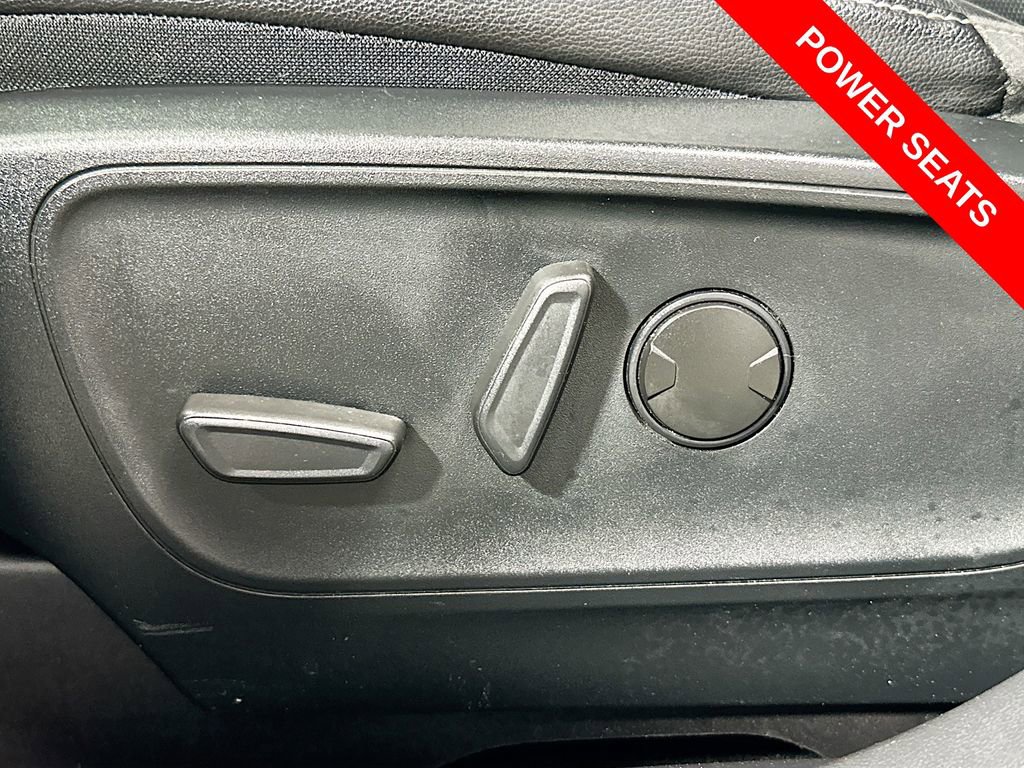 Used 2020 Ford Escape Titanium image 34