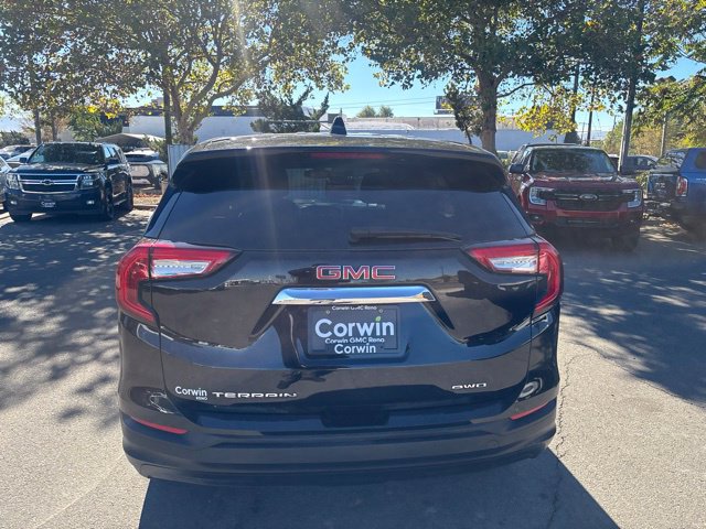 Used 2024 GMC Terrain SLE AWD/4WD image 7