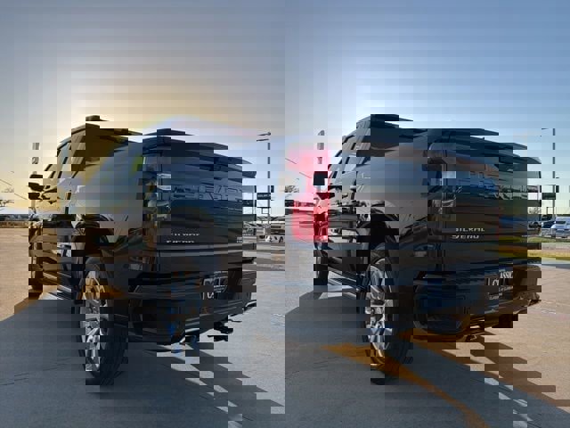 Used 2022 Chevrolet Silverado 1500 High Country w/ Technology Package image 8