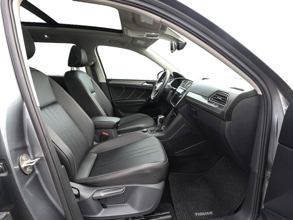Used 2022 Volkswagen Tiguan SE AWD/4WD image 22