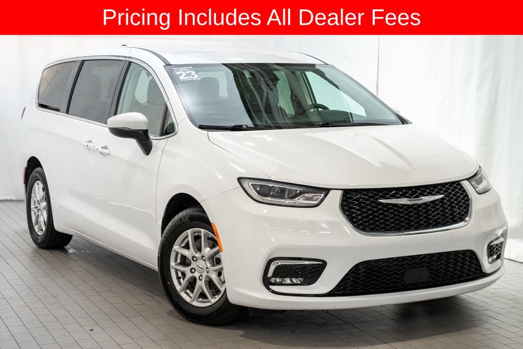 Used 2023 Chrysler Pacifica Touring-L