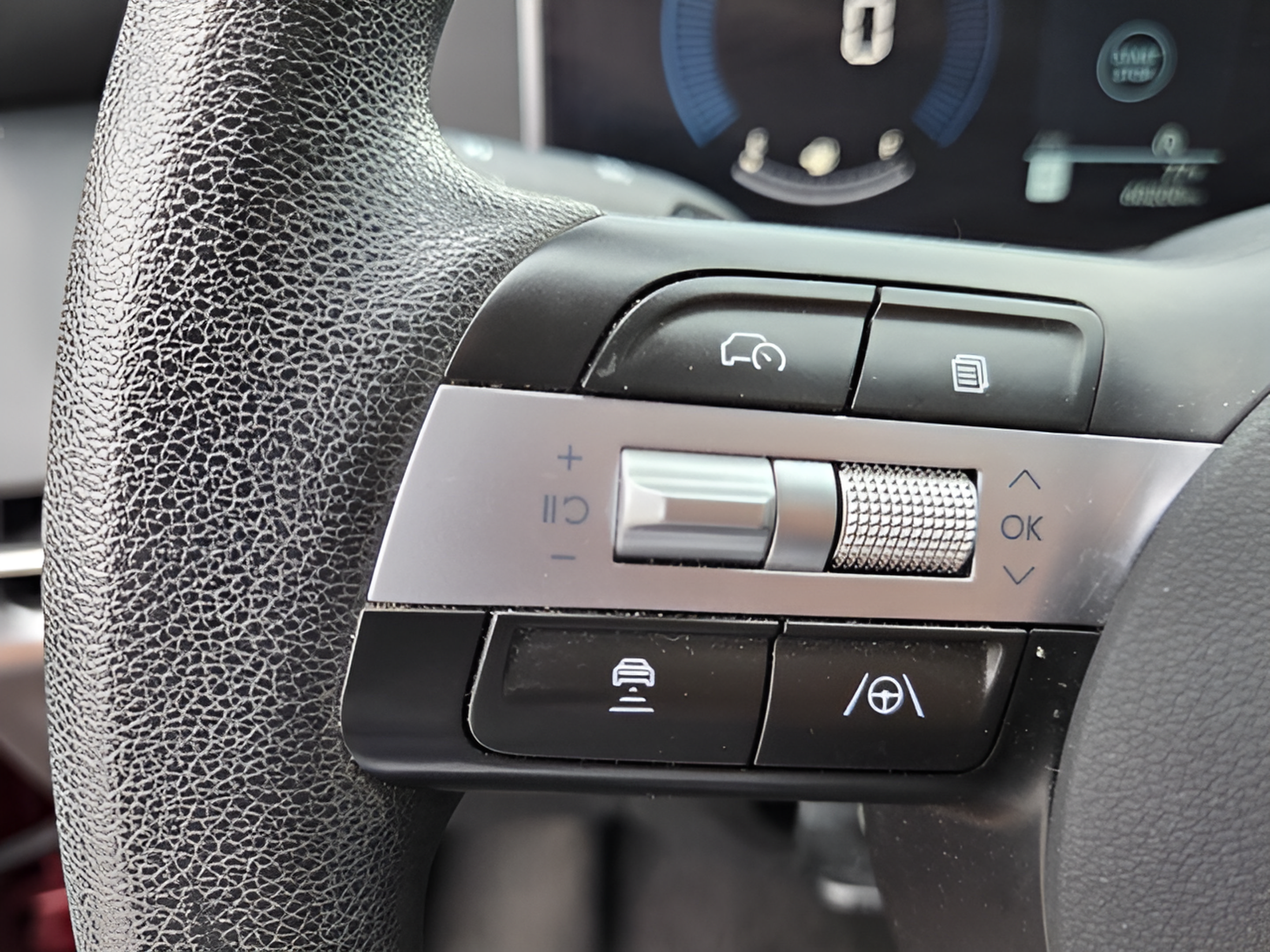 Used 2025 Hyundai Tucson SEL AWD/4WD image 23