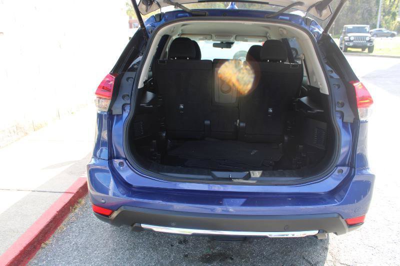 Used 2020 Nissan Rogue SV FWD image 13