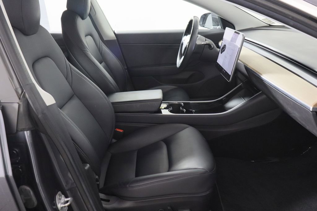 Used 2018 Tesla Model 3 Long Range image 16