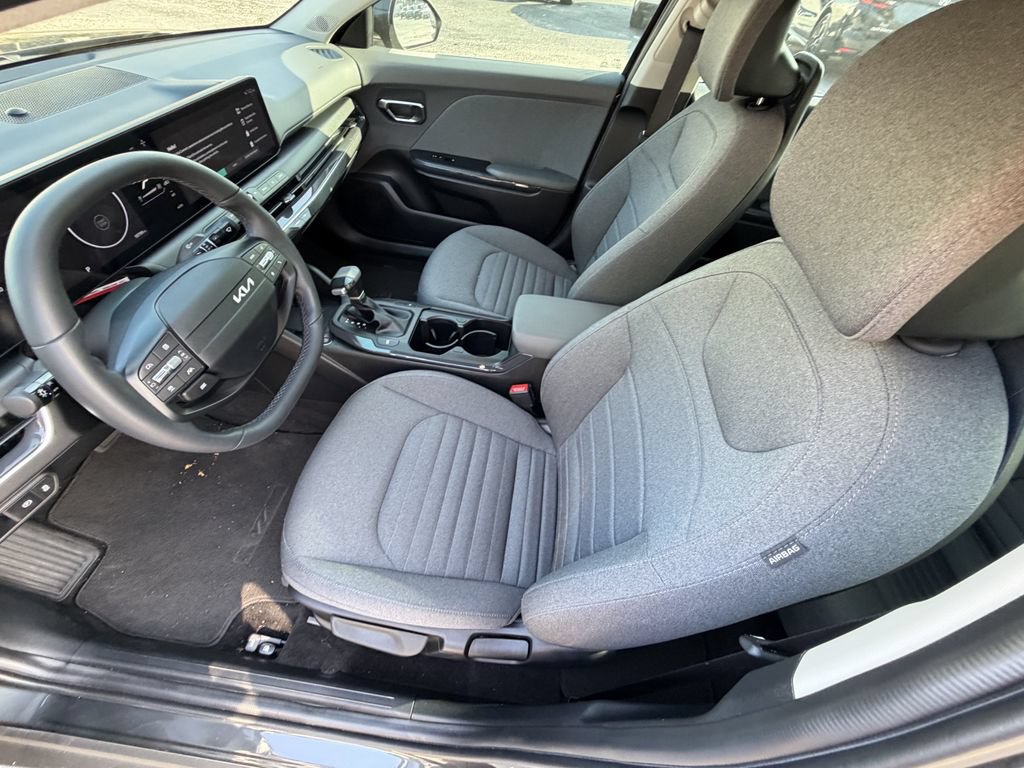 Certified 2025 Kia K4 EX FWD image 17