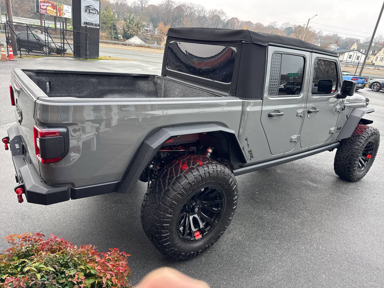 Used 2021 Jeep Gladiator Sport image 12