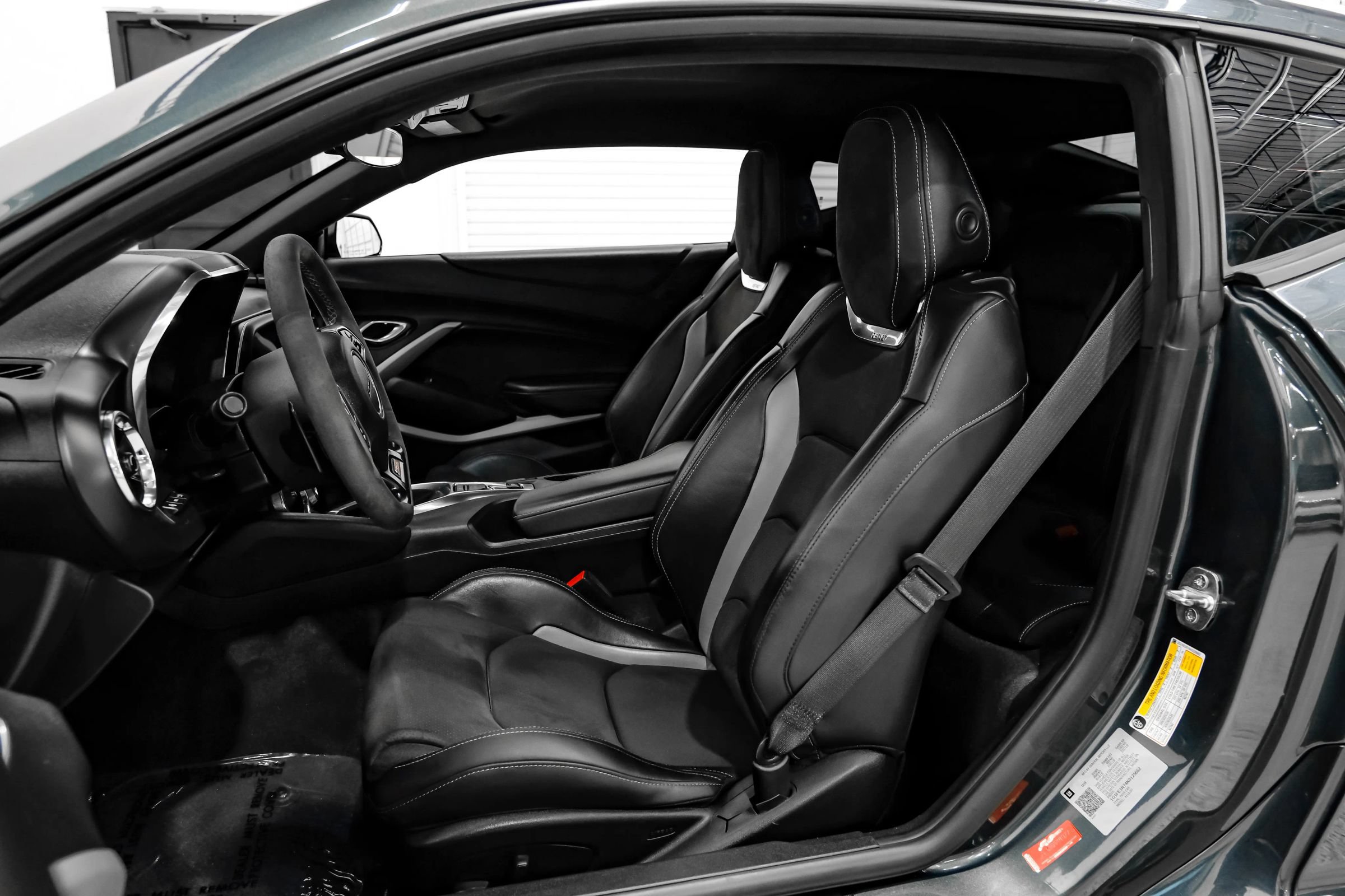 Used 2019 Chevrolet Camaro SS RWD image 39