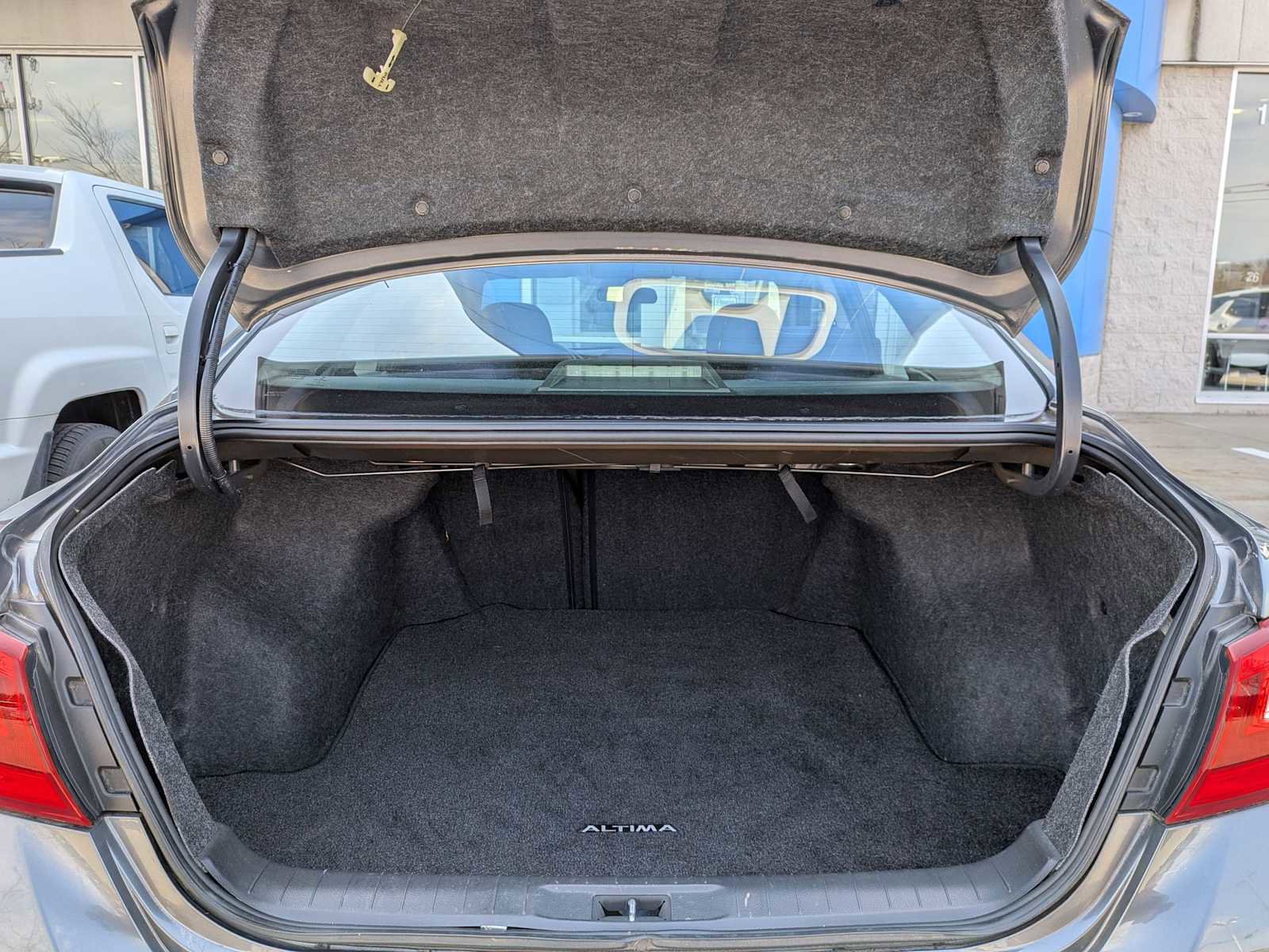 Used 2016 Nissan Altima 2.5 SV FWD image 32