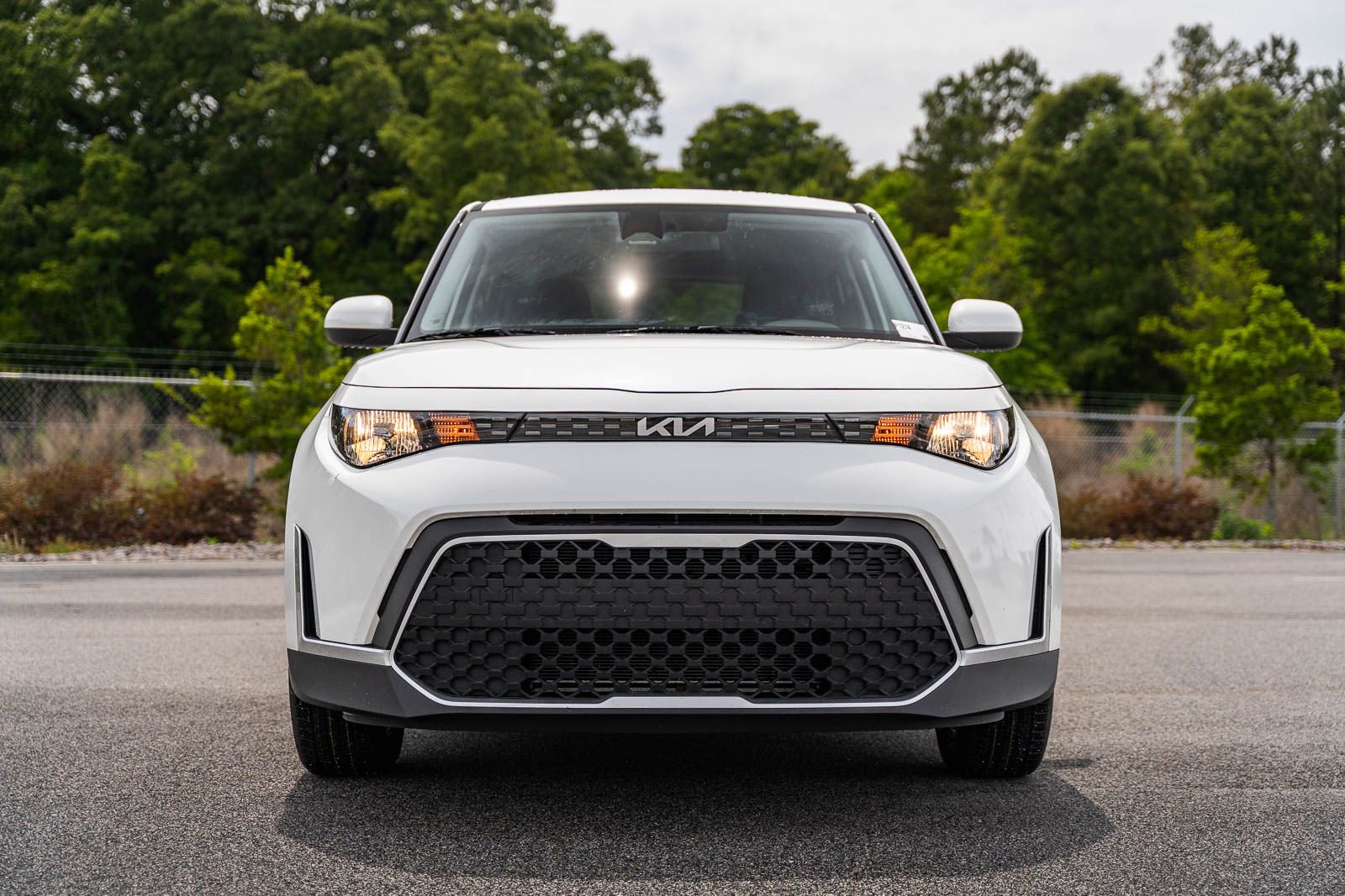 Used 2025 Kia Soul LX w/ LX Technology Package FWD image 3