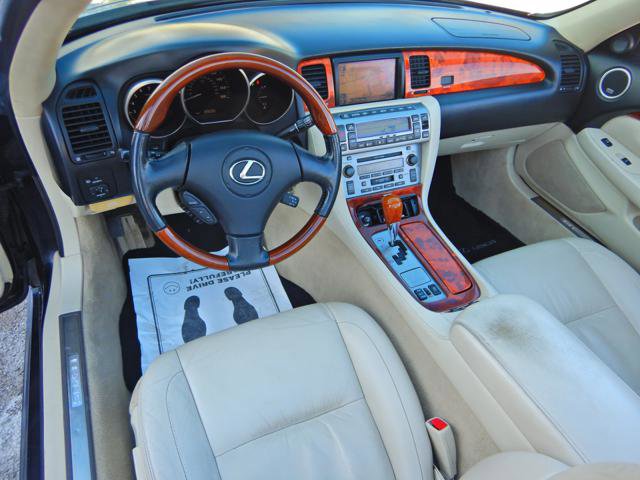 Used 2009 Lexus SC 430 Convertible image 10