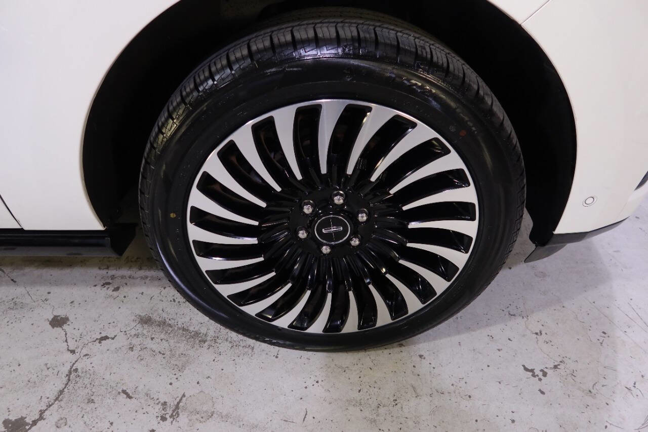 Used 2020 Lincoln Navigator Black Label w/ Cargo Convenience Package image 47