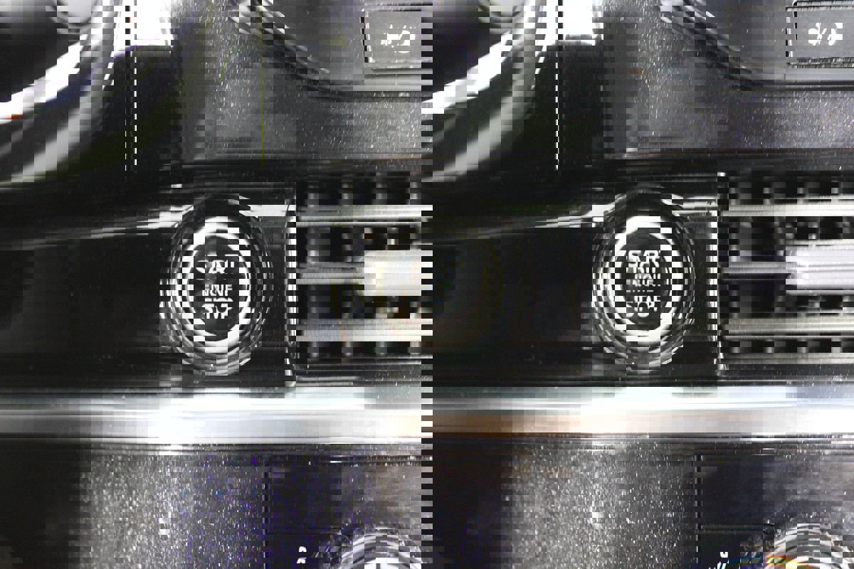 Used 2023 Nissan Pathfinder SL image 7