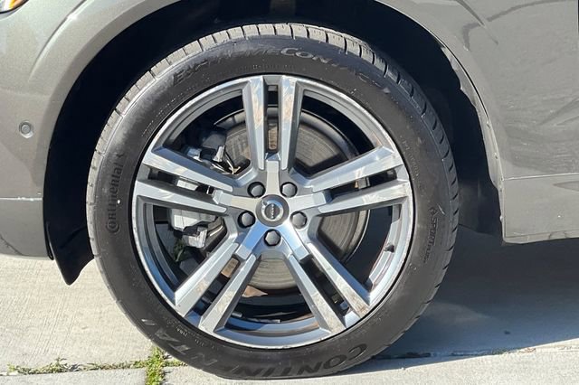 Used 2018 Volvo XC60 T6 Momentum w/ Convenience Package image 33