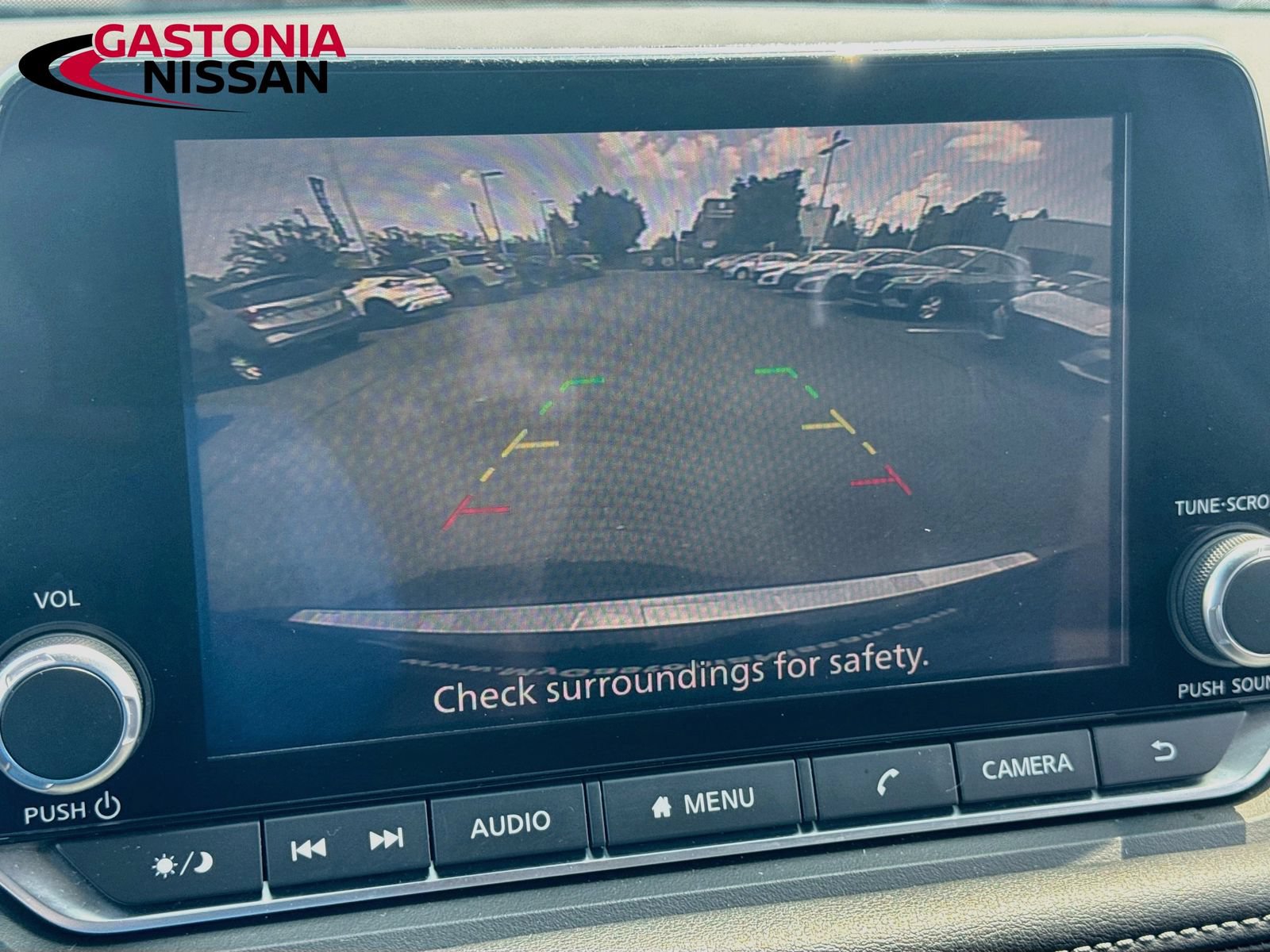 Used 2022 Nissan Rogue SV FWD image 17