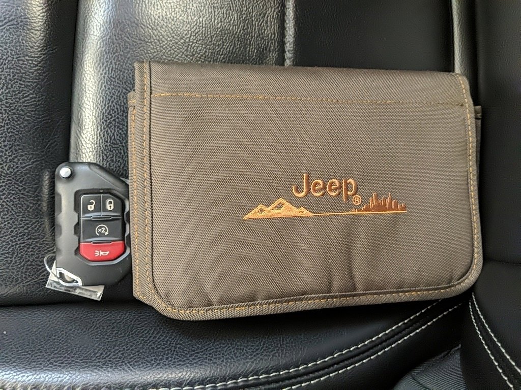 Used 2018 Jeep Wrangler Unlimited Sahara image 28