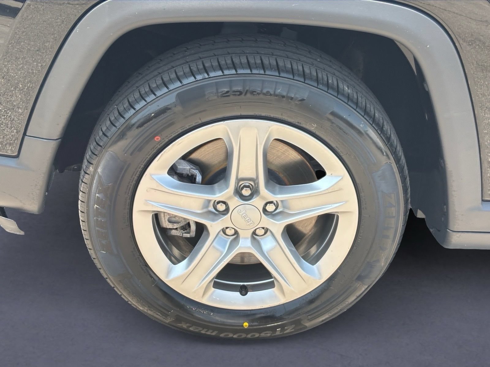 Used 2023 Jeep Compass Latitude w/ Convenience Group AWD/4WD image 9