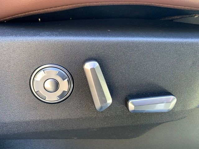 New 2026 Lincoln Navigator Reserve AWD/4WD image 16