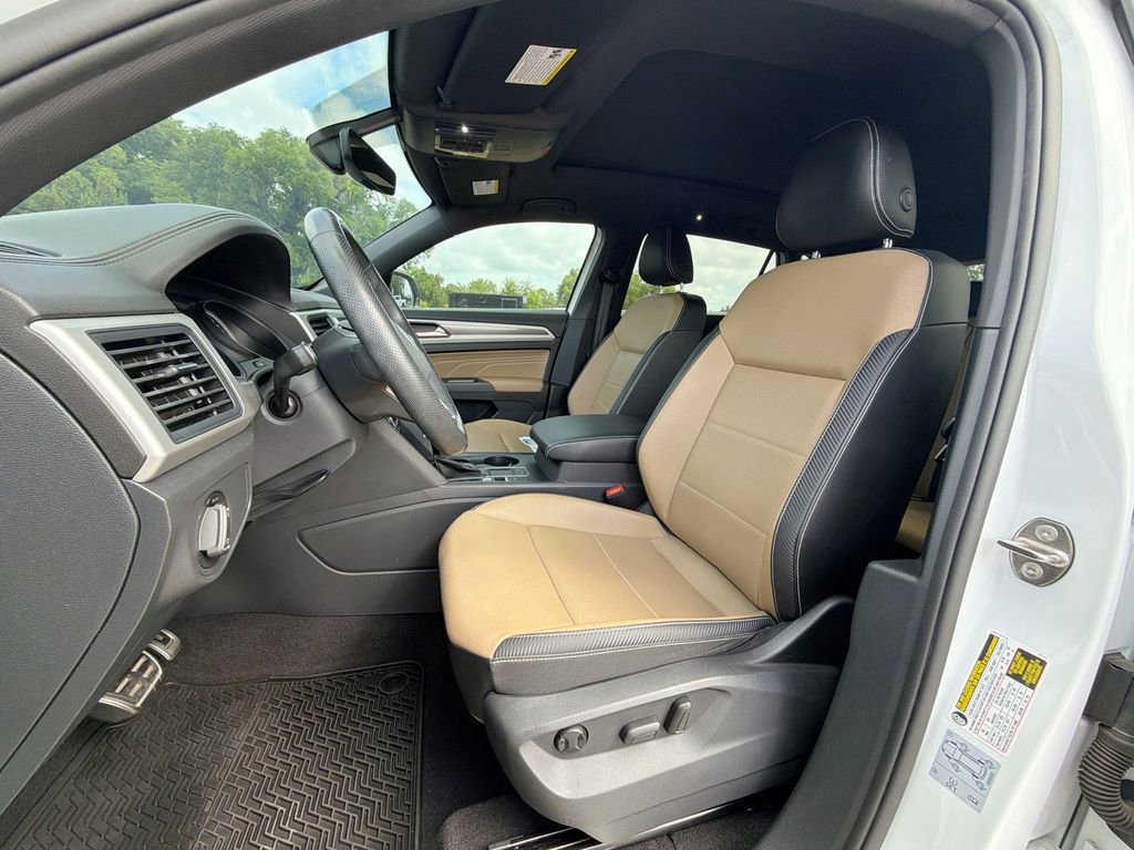Used 2021 Volkswagen Atlas Cross Sport SE w/ Panoramic Sunroof Package FWD image 27