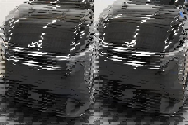 Used 2025 Kia K4 image 16