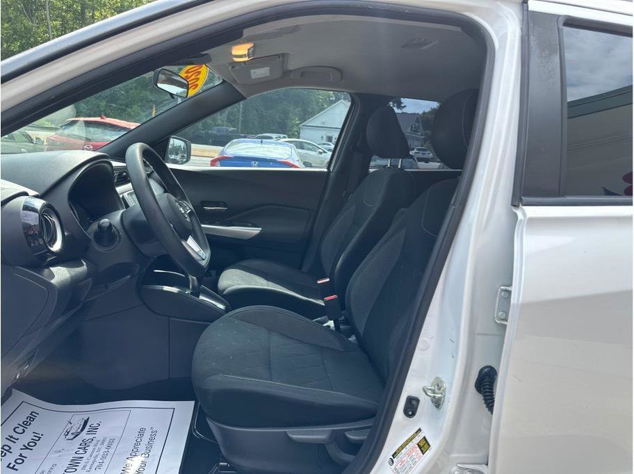 Used 2020 Nissan Kicks SV image 12