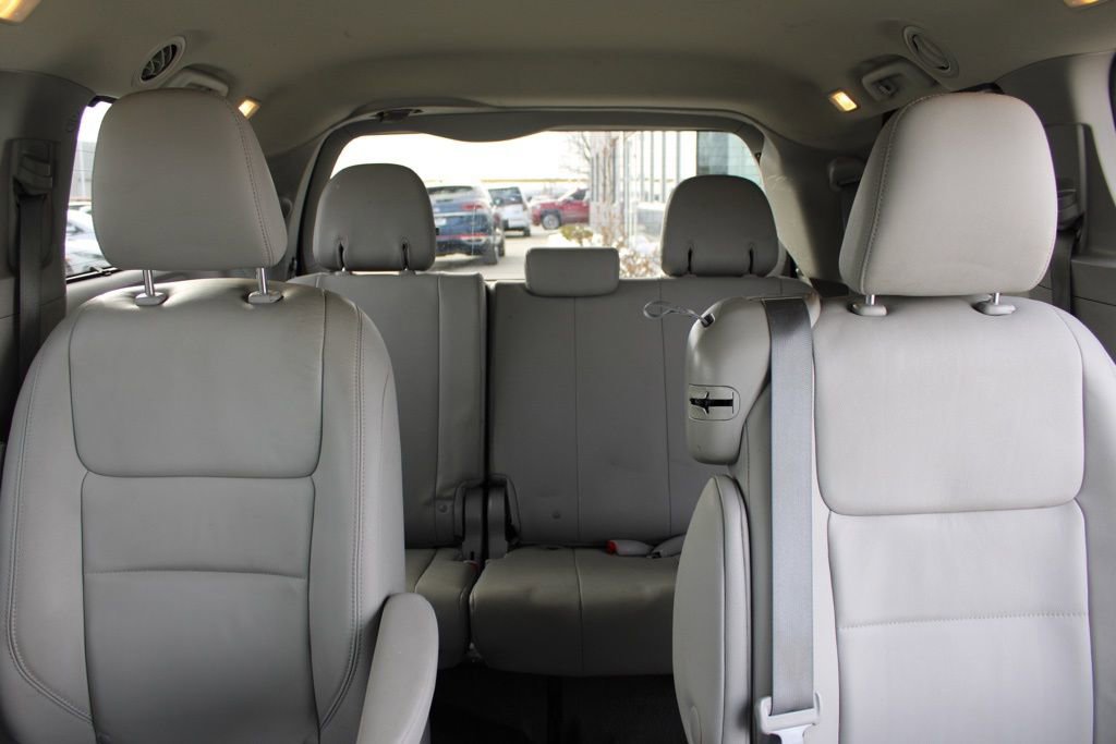 Used 2015 Toyota Sienna XLE Premium image 29