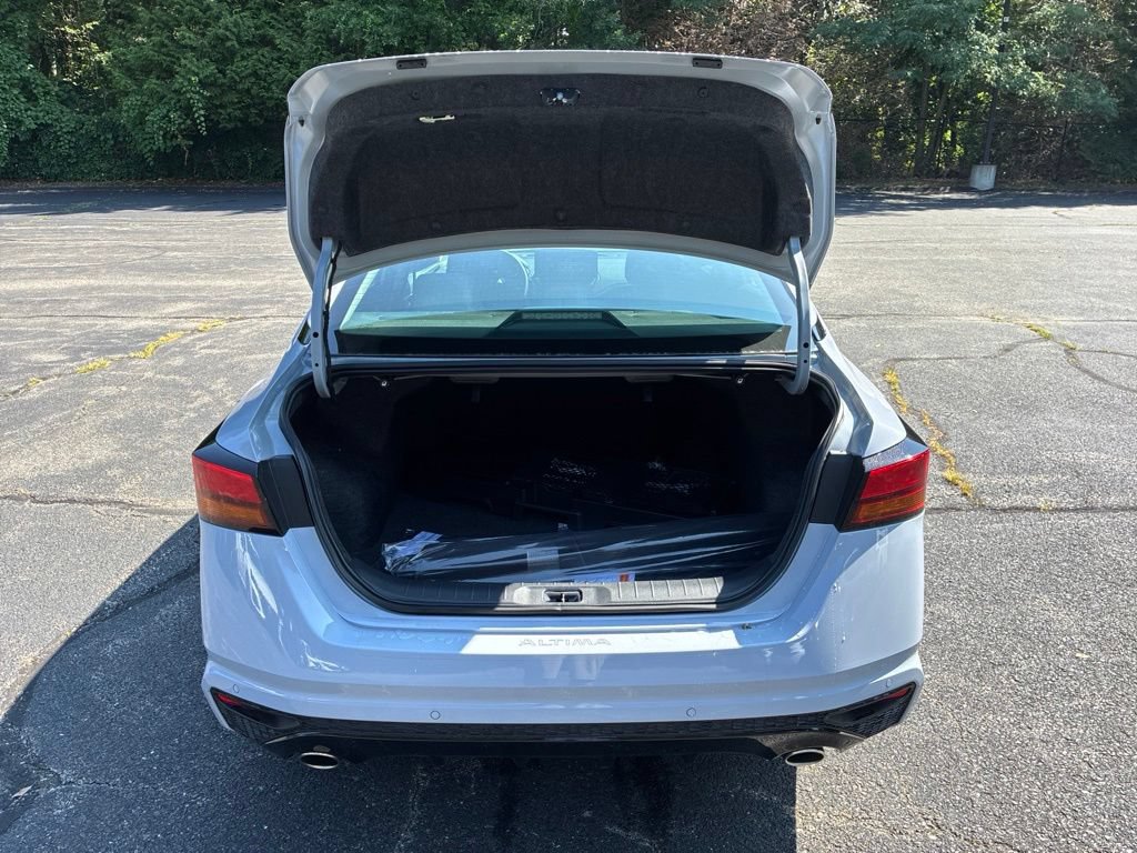New 2026 Nissan Altima 2.5 SR AWD/4WD image 14