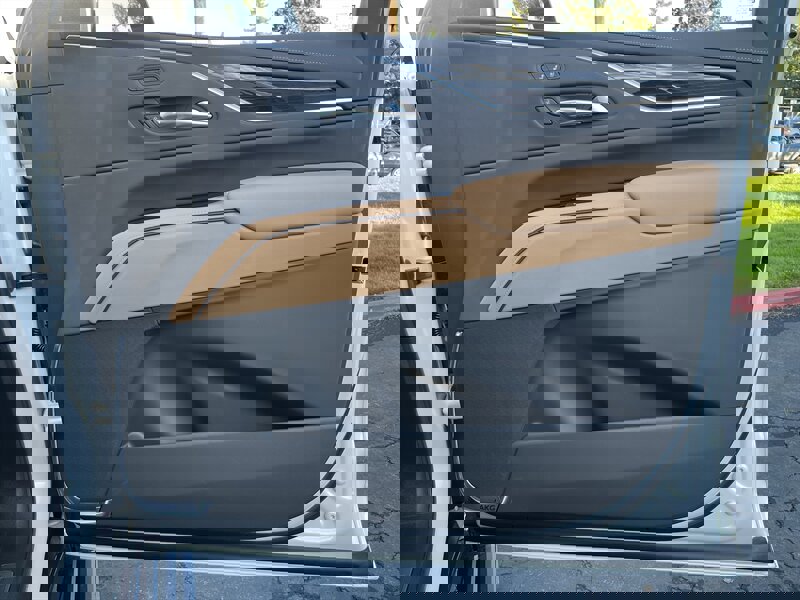 Used 2021 Cadillac Escalade ESV Premium Luxury w/ Driver Assist Tech Package image 45