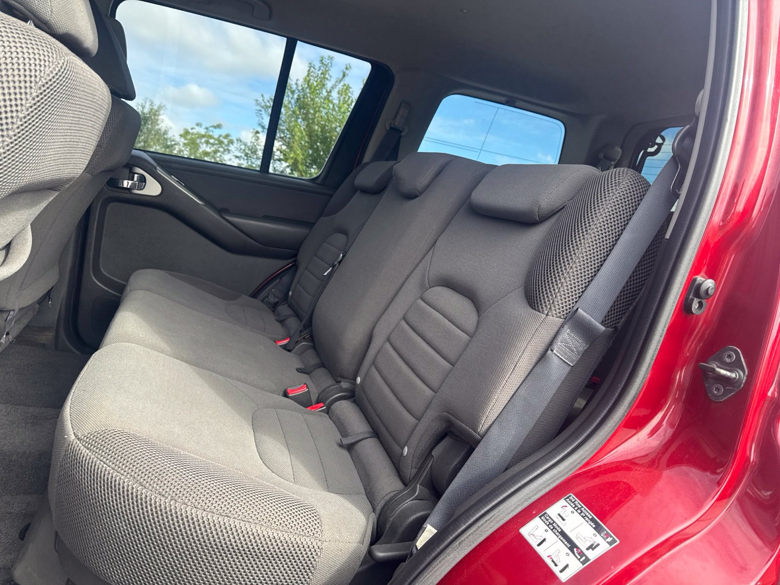 Used 2010 Nissan Pathfinder S AWD/4WD image 14