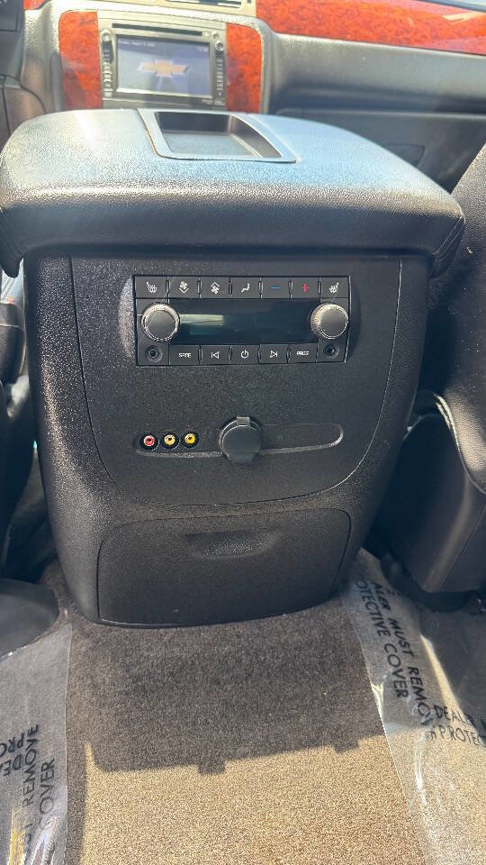 Used 2014 Chevrolet Tahoe LTZ AWD/4WD image 15