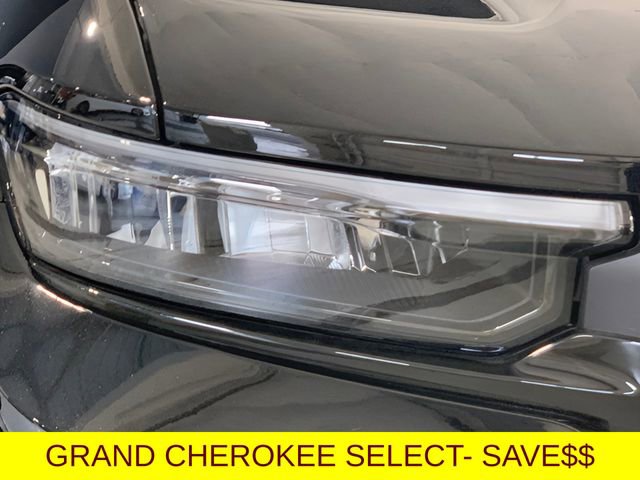 New 2025 Jeep Grand Cherokee Limited w/ Black Appearance Package image 10