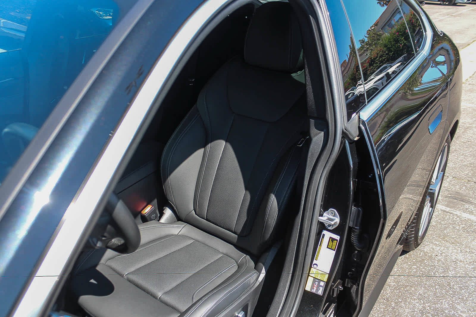 Certified 2023 BMW i4 eDrive40 RWD image 36