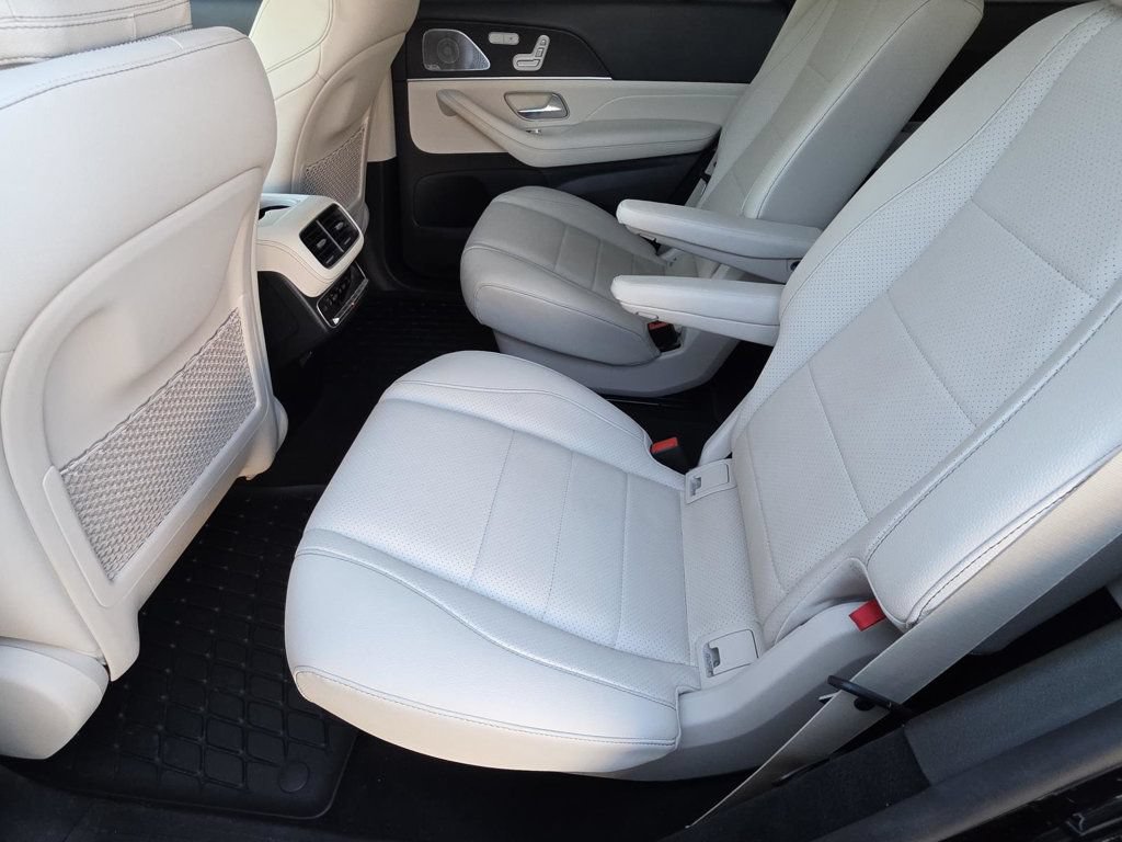 Used 2021 Mercedes-Benz GLS 450 4MATIC image 9