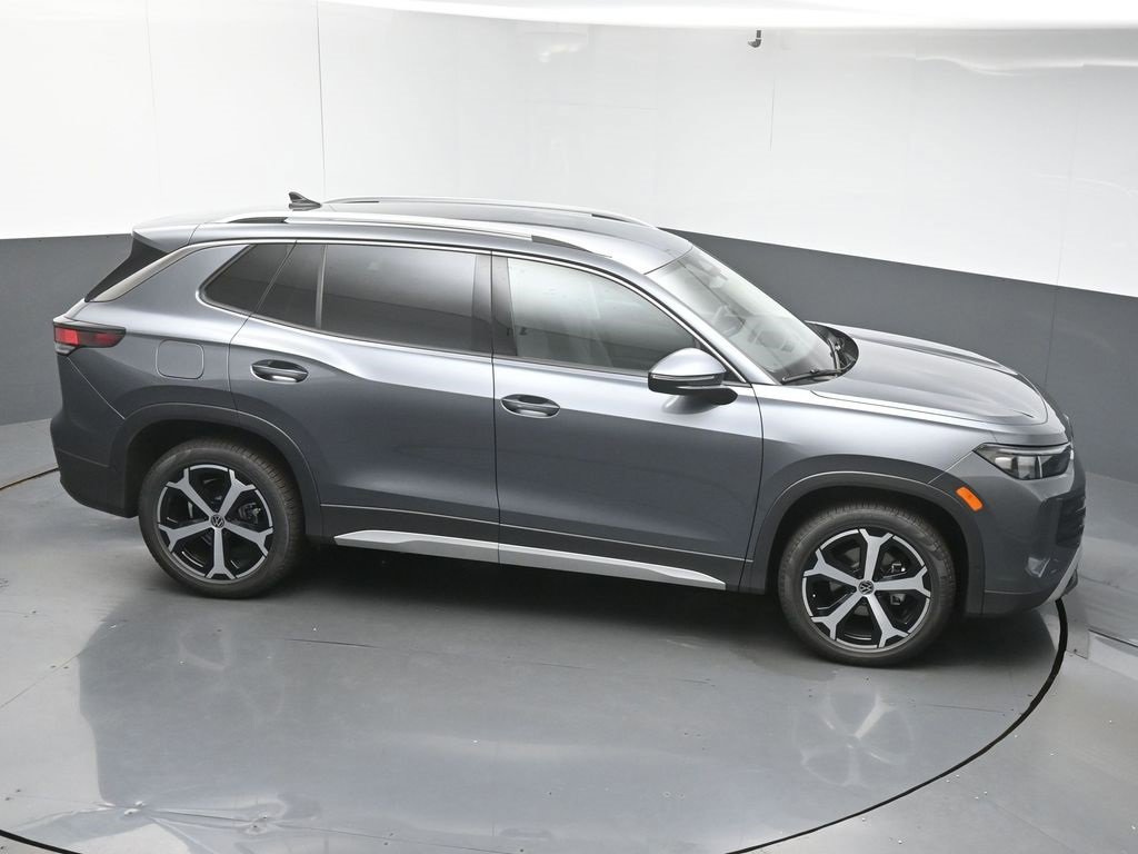 New 2025 Volkswagen Tiguan SE image 53