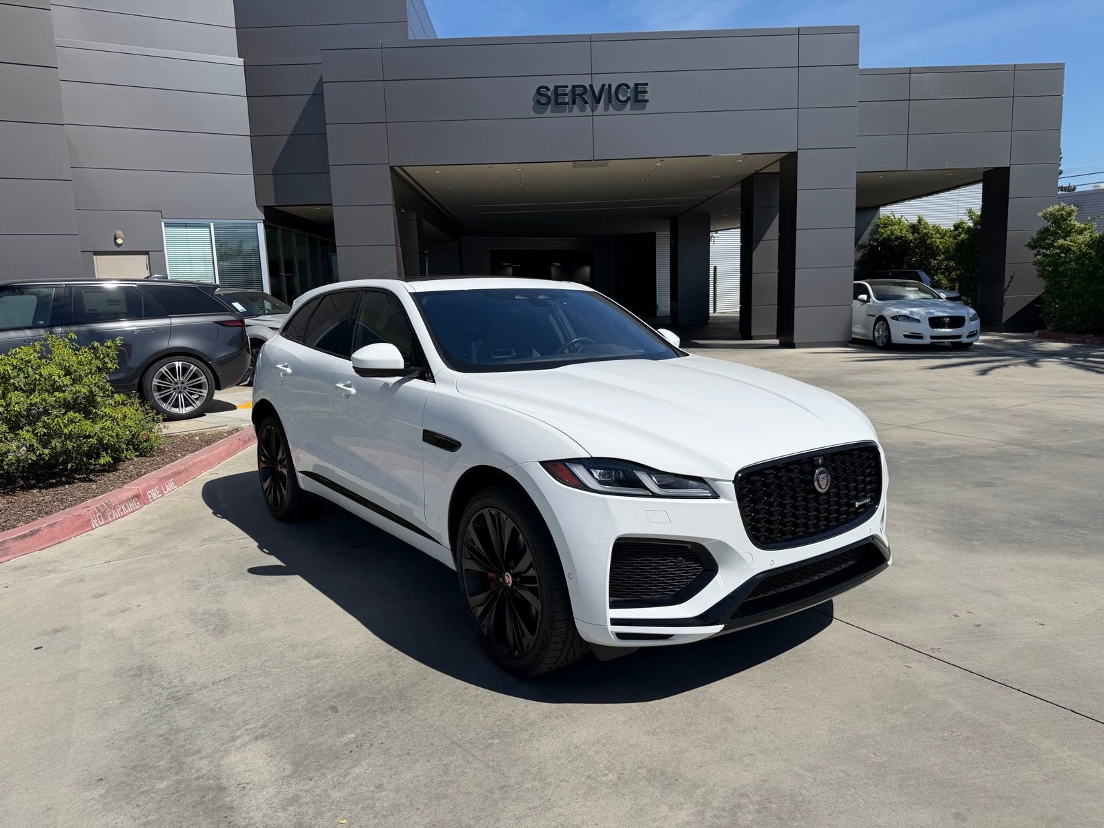 Used 2021 Jaguar F-PACE R-Dynamic S image 3