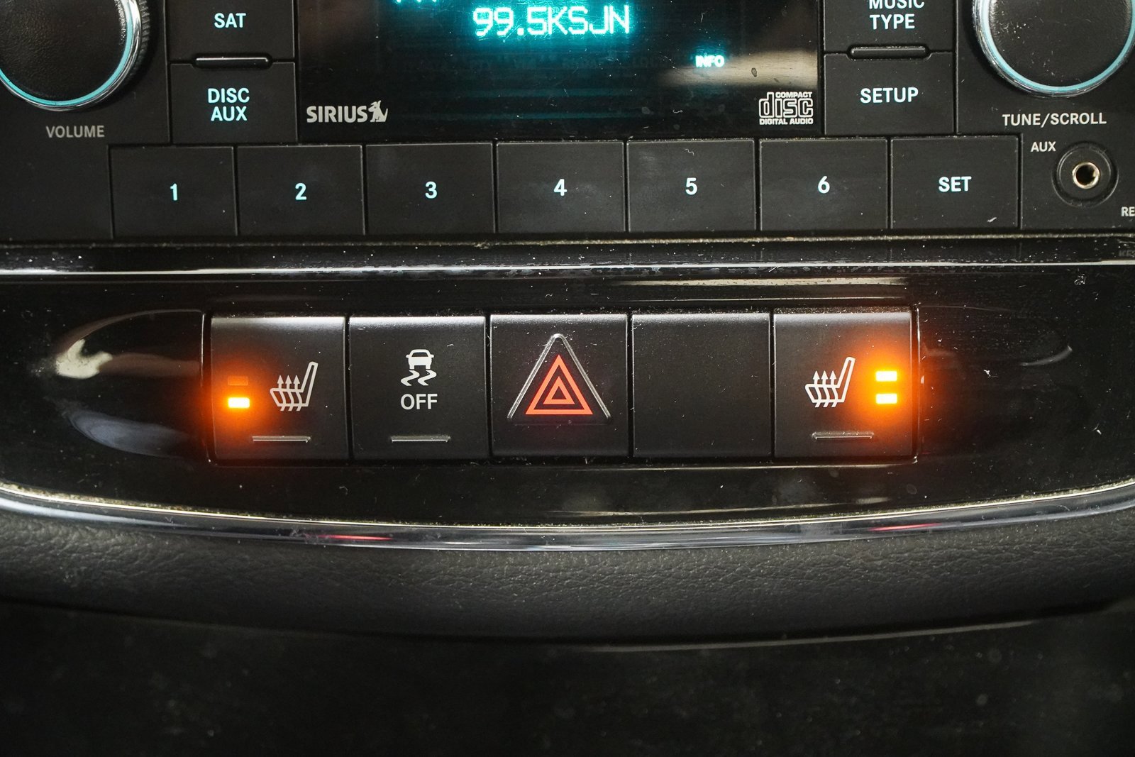 Used 2013 Chrysler 200 Limited image 25