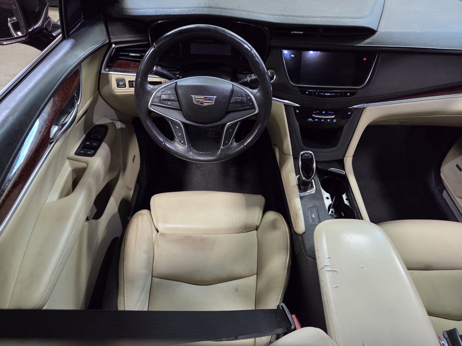 Used 2017 Cadillac XT5 Luxury w/ Driver Awareness Package FWD image 7