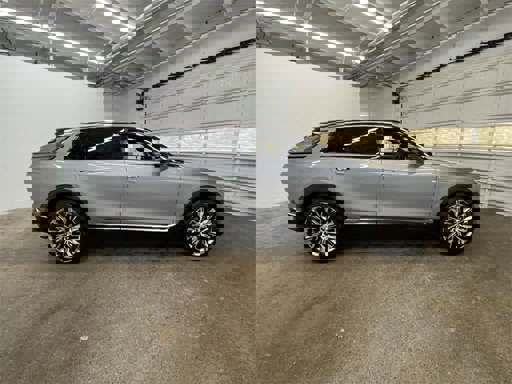 Certified 2025 Cadillac Lyriq Luxury image 7