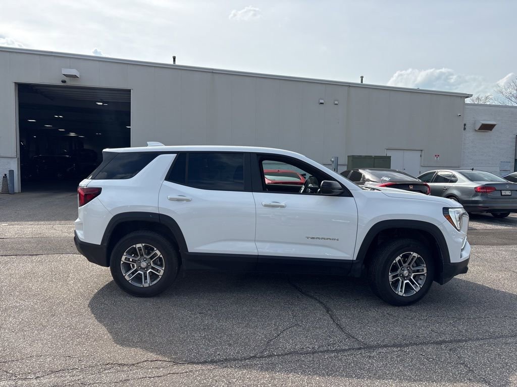 Used 2026 GMC Terrain Elevation FWD image 4