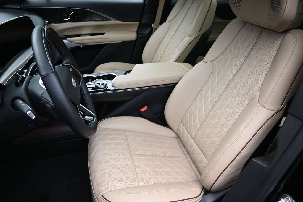 Used 2026 Cadillac Lyriq Signature Luxury w/ Nappa Leather Package AWD/4WD image 11