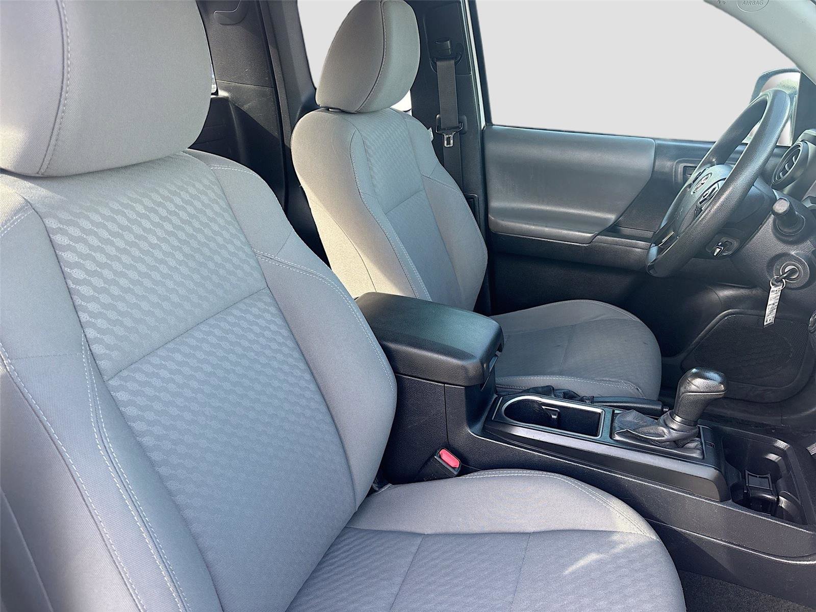 Used 2020 Toyota Tacoma SR image 27