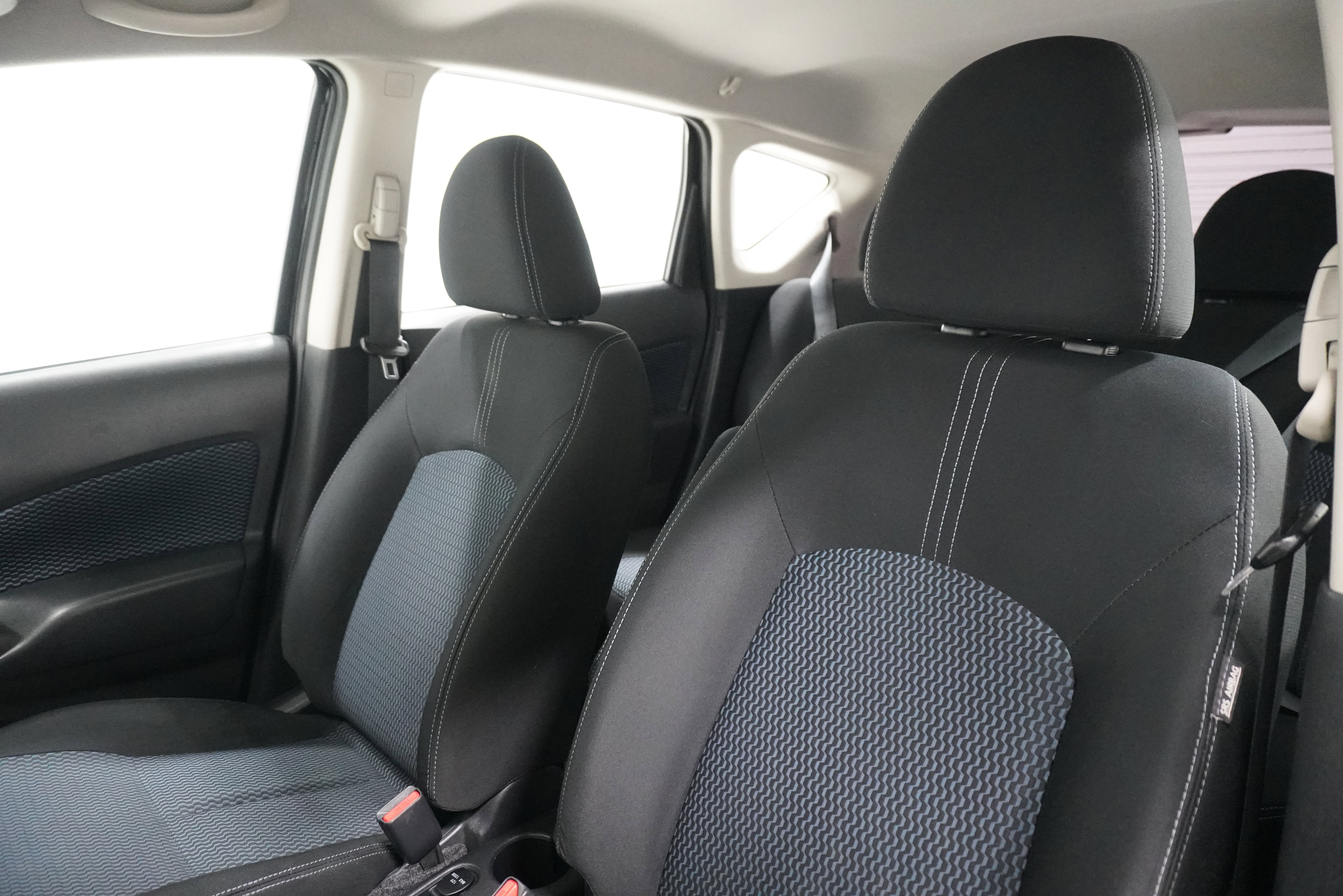 Used 2018 Nissan Versa Note SV image 9