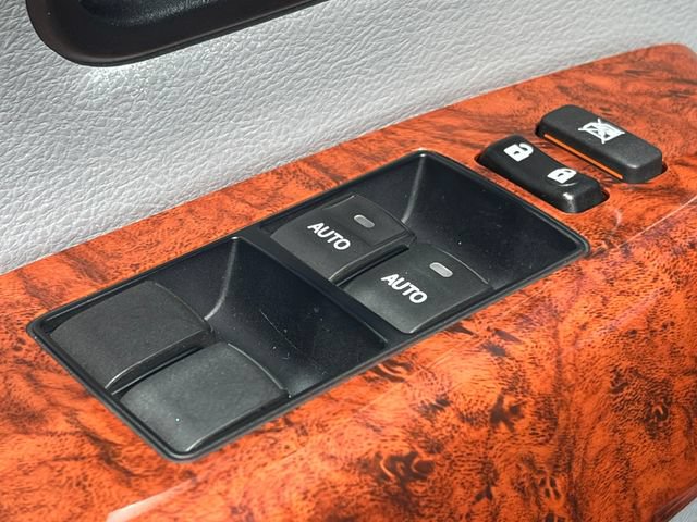 Used 2018 Toyota Sequoia Platinum AWD/4WD image 19