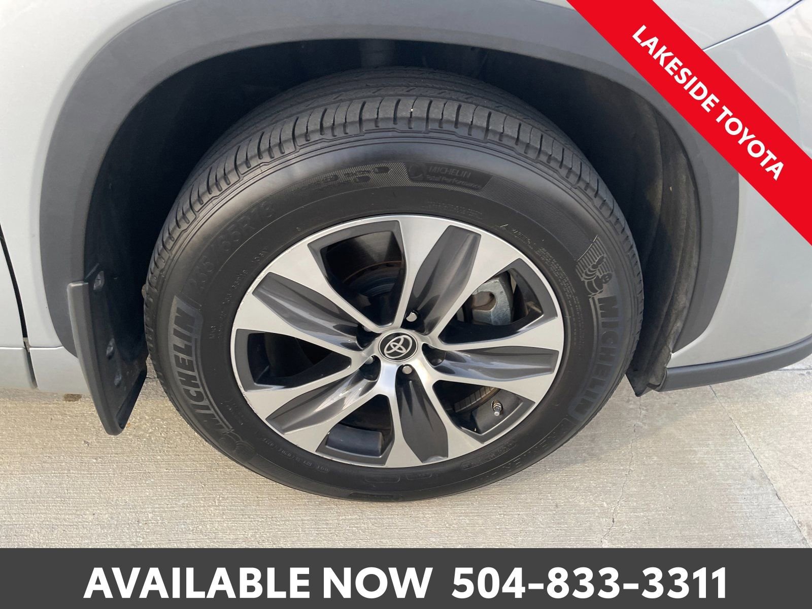 Used 2023 Toyota Highlander L image 13