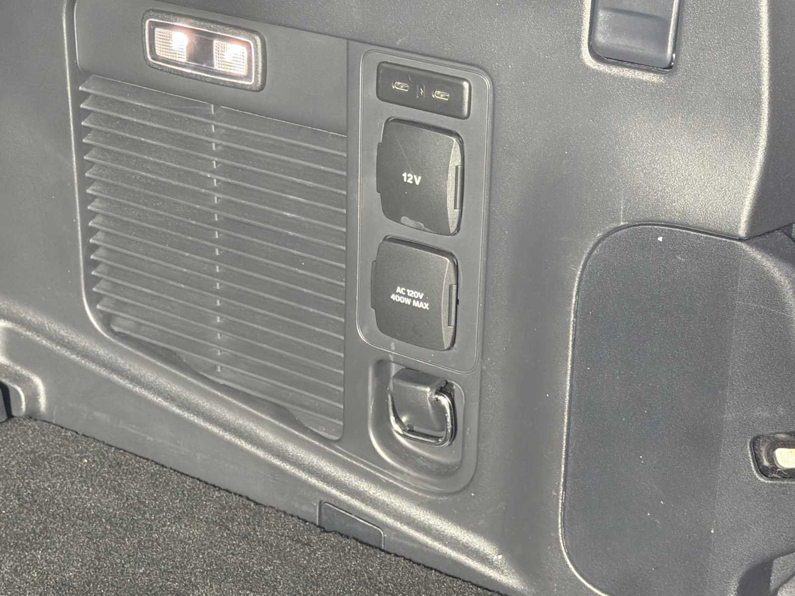 Used 2025 Ford Expedition Tremor AWD/4WD image 21