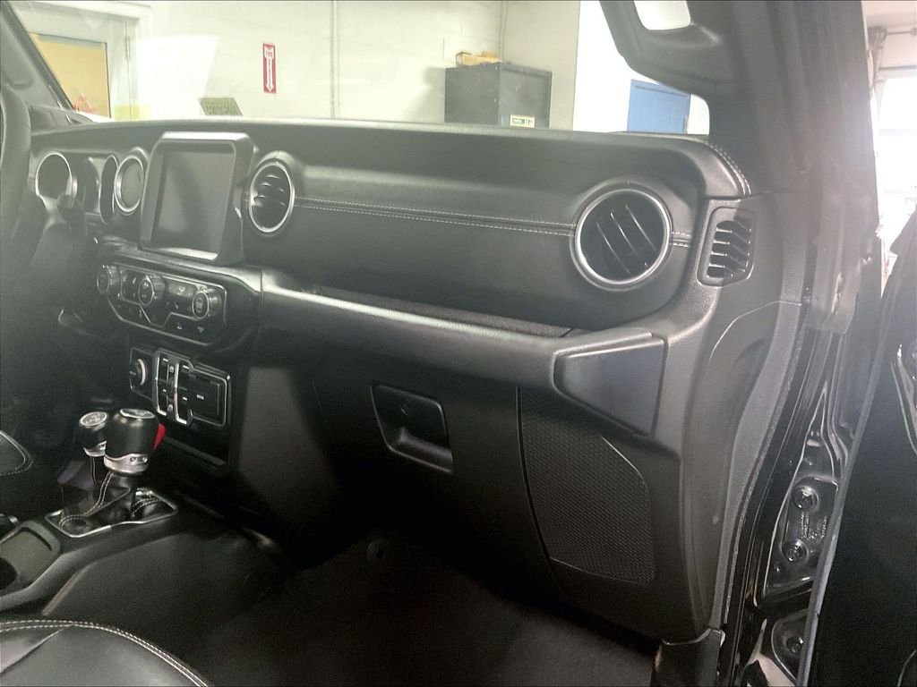 Used 2023 Jeep Wrangler Unlimited Sahara w/ Cold Weather Group AWD/4WD image 13