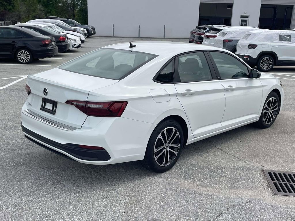 Certified 2024 Volkswagen Jetta Sport FWD image 6