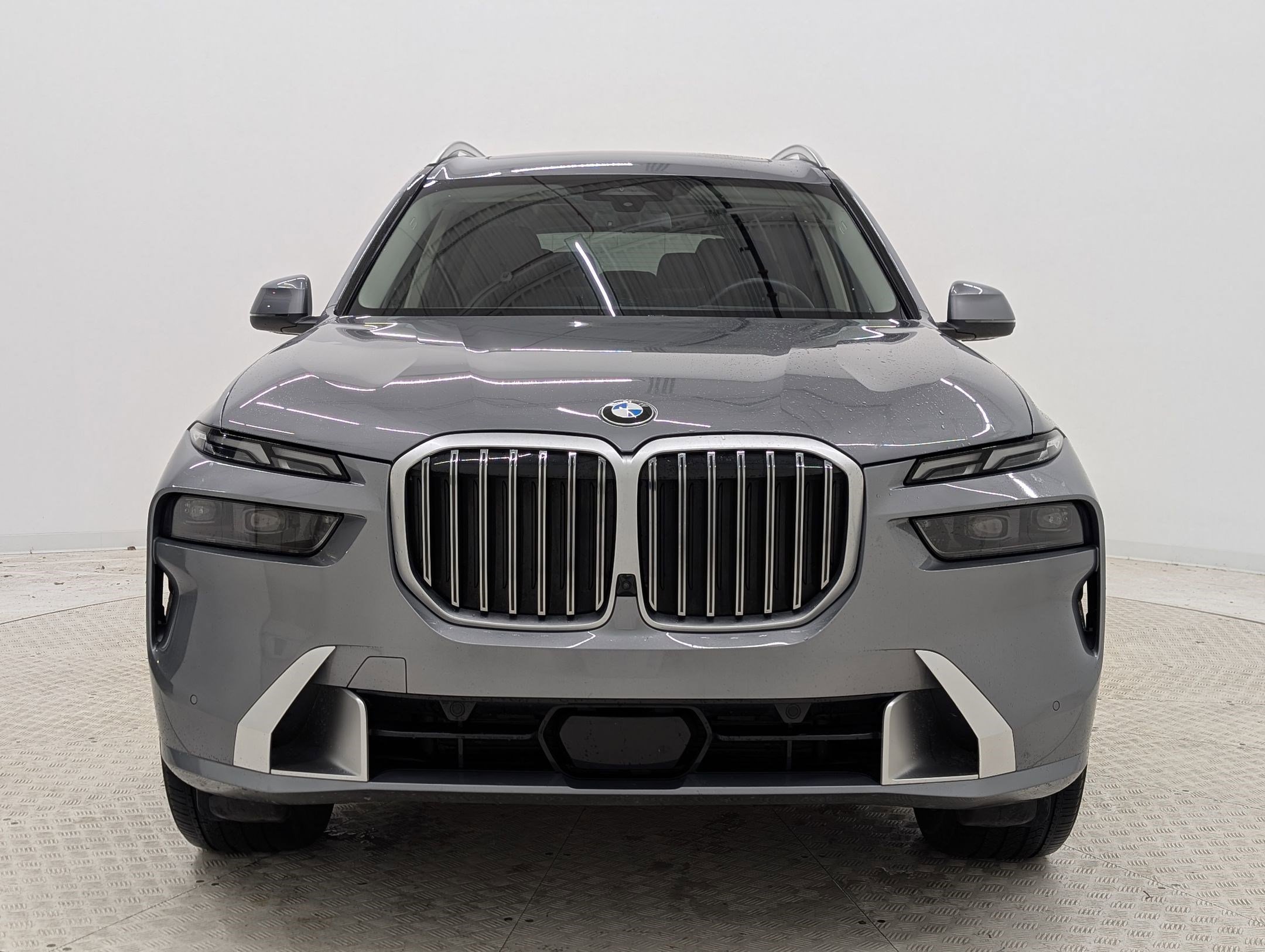 Used 2025 BMW X7 xDrive40i w/ Premium Package image 6