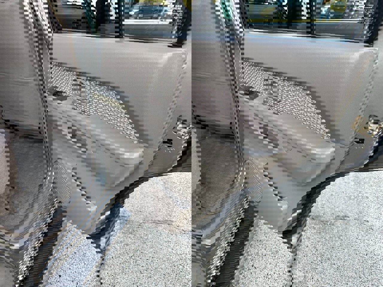 Used 2004 Nissan Pathfinder SE image 33